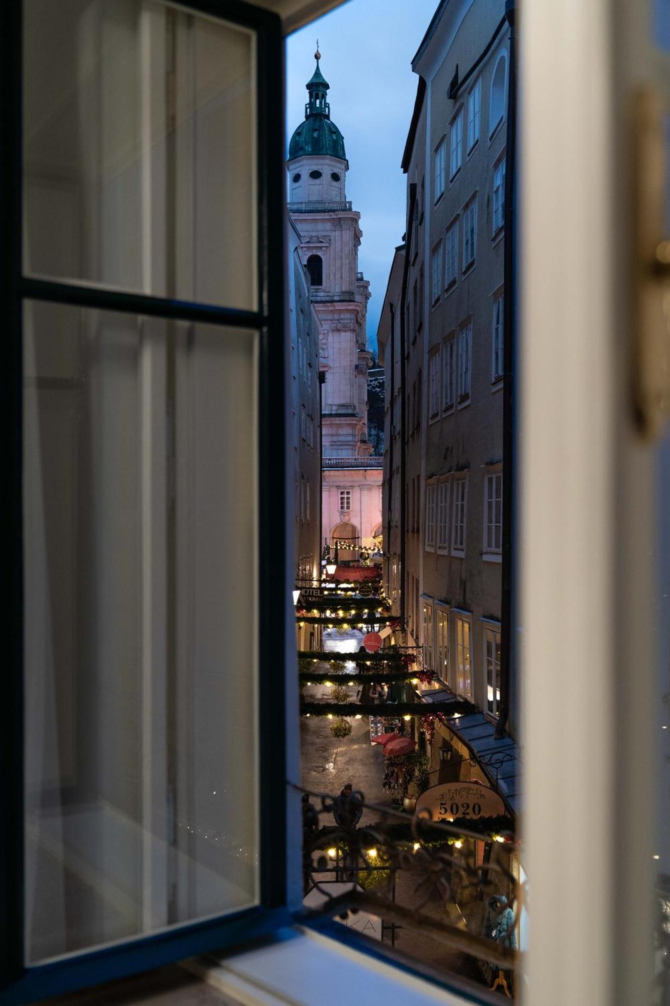 Altstadt-App. Domblick! Salzburg Luaran gambar